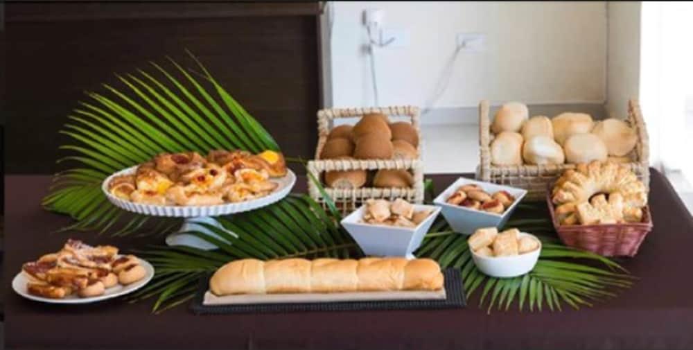 Iguazu Urban Hotel Express Puerto Iguazú Dış mekan fotoğraf