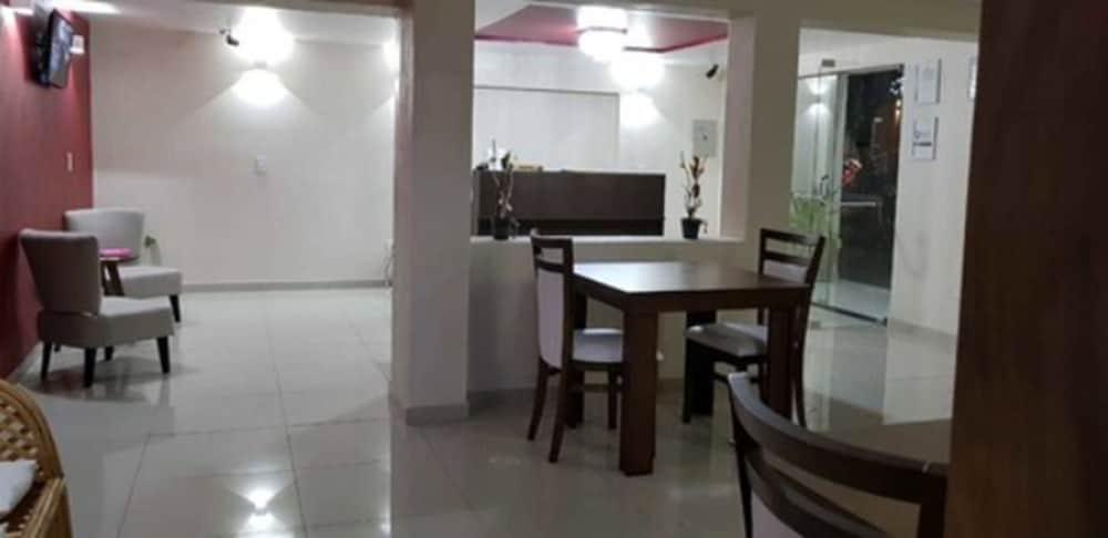 Iguazu Urban Hotel Express Puerto Iguazú Dış mekan fotoğraf
