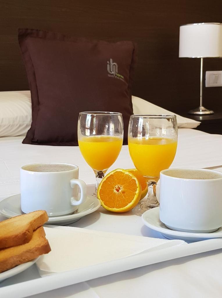 Iguazu Urban Hotel Express Puerto Iguazú Dış mekan fotoğraf